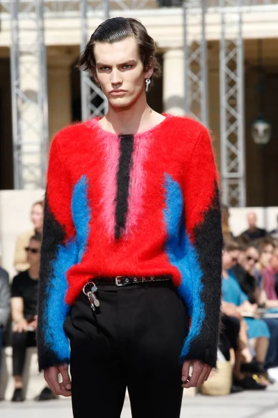 Look 90